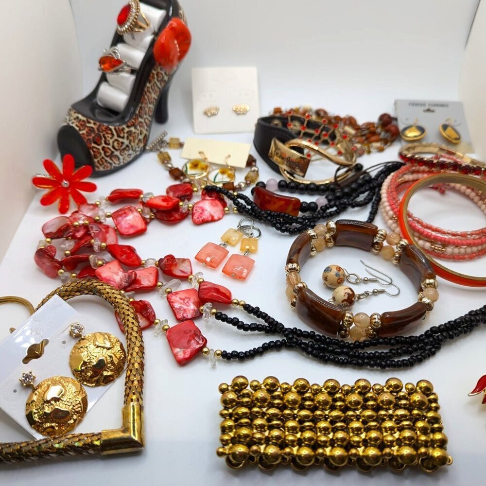 Vintage To Now Lot Wearable Fashion Costume Jewelry Gift for her, necklace ++